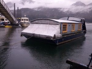 houseboat bow